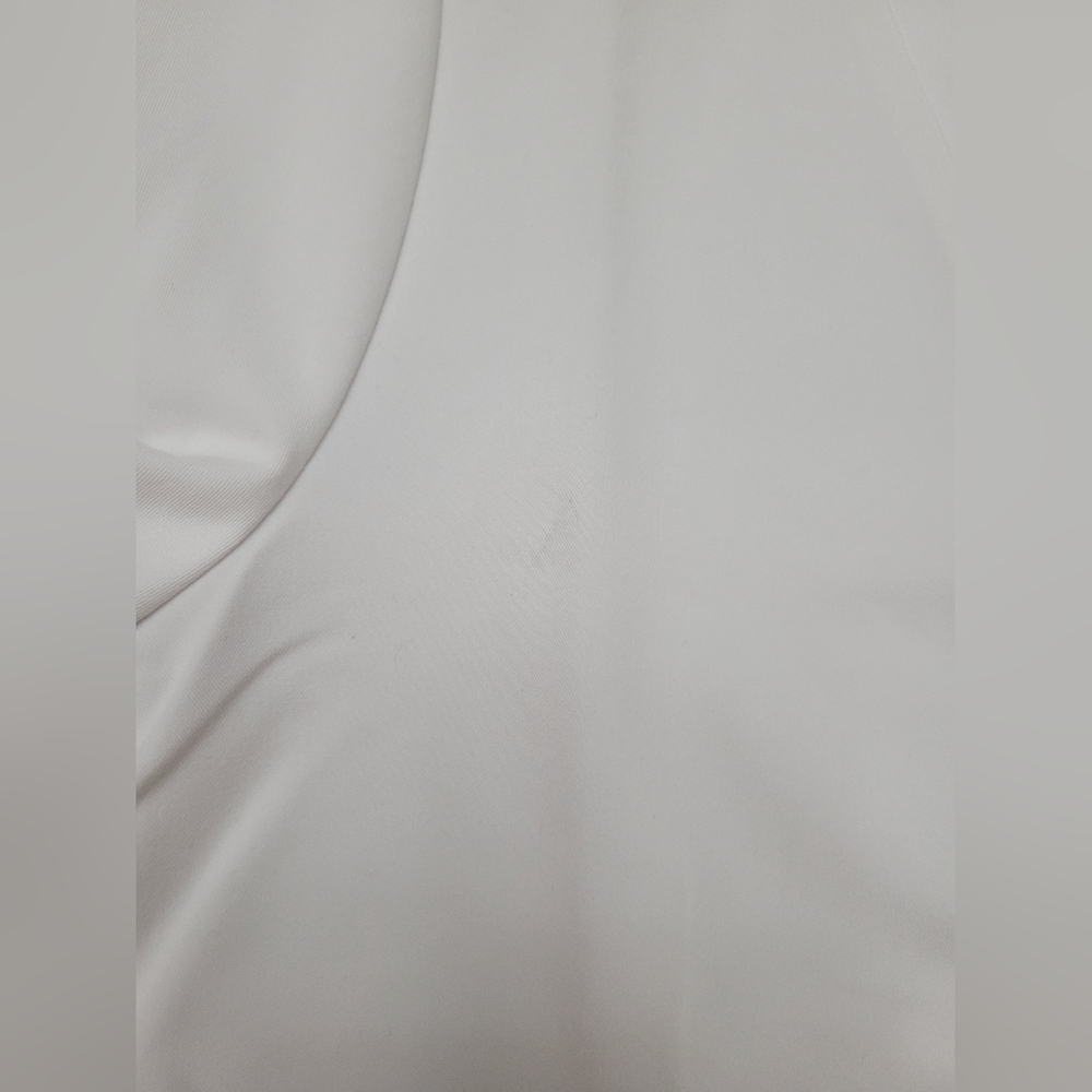NWOT FIGS Casma Three-Pocket Scrub Top White Size Medium - Picture 9 of 9